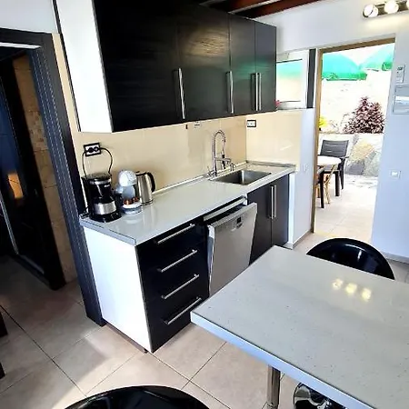 Deluxe Seaview-sunsets !transfe-r Inc! Pool,2aircond,2tv65