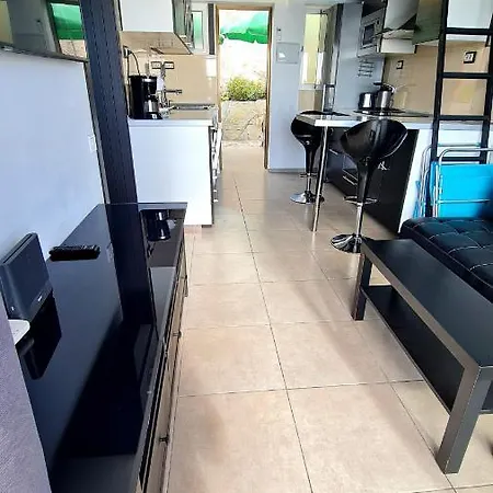 Apartment Deluxe Seaview-sunsets !transfe-r Inc! Pool,2aircond,2tv65
