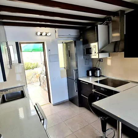 Deluxe Seaview-sunsets !transfe-r Inc! Pool,2aircond,2tv65